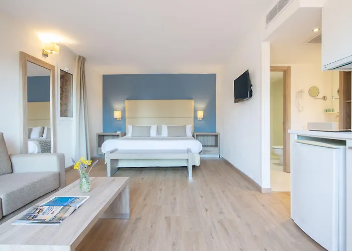 Menorca - Adults Recommended - By Pierre & Premium Hotel 3*