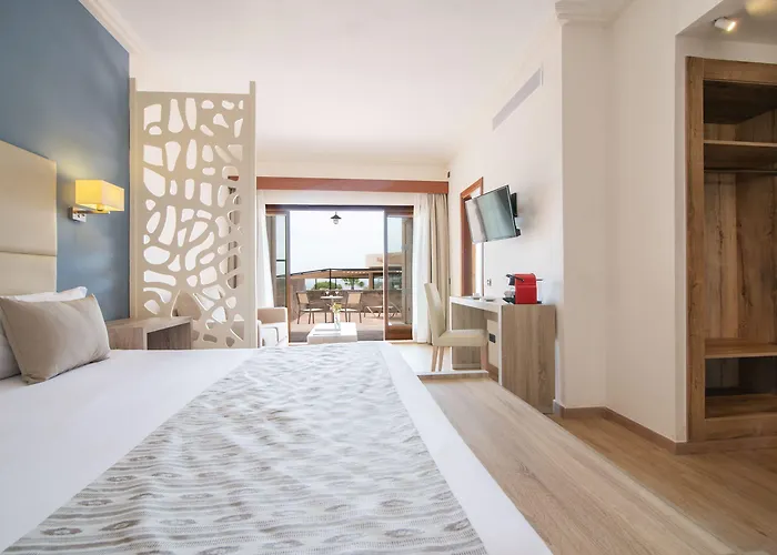 Menorca - Adults Recommended - By Pierre & Premium فندق 3*